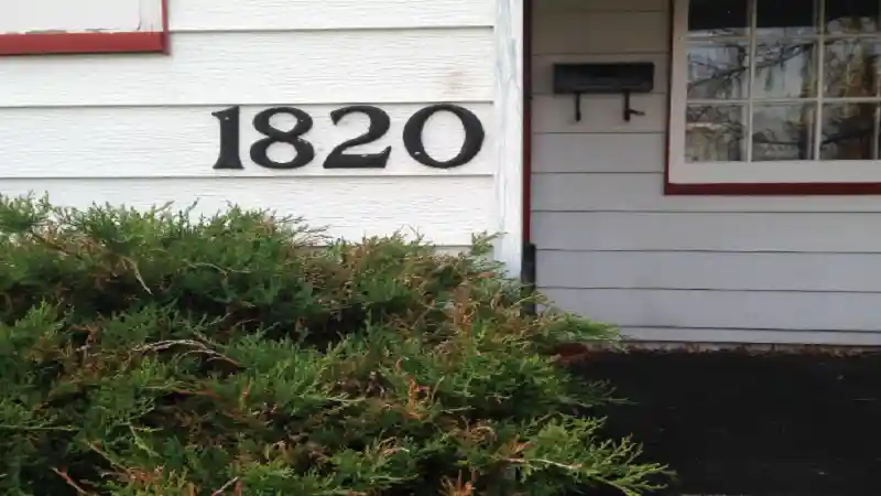 What Helps Delivery Drivers Find the Right House Faster?